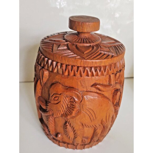 Hand Carved Lidded Wooden 8 pc. Coaster set and box Thailand - Picture 3 of 11